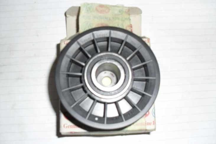 Meelooprol polybeltriem buitendiameter 81mm breedte 26,5 mm T4 2.0, 2.4D, 2.5tdi 91-04 en LT 97-05 2.5 lt 5cyl.