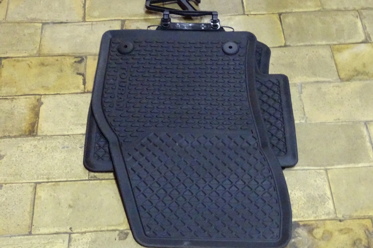 Mattenset rubber Vw Touran