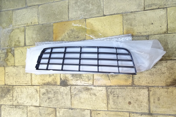 Middengrille onderaan bumper Vw Eos 