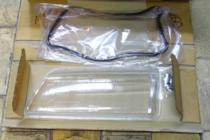 Set koplampglazen links en rechts met rubber en clips Peugeot 605
